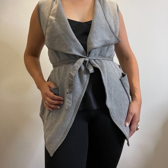 Grey Knit Vest with Faux Leather Belt -S- - Picture 6 of 6